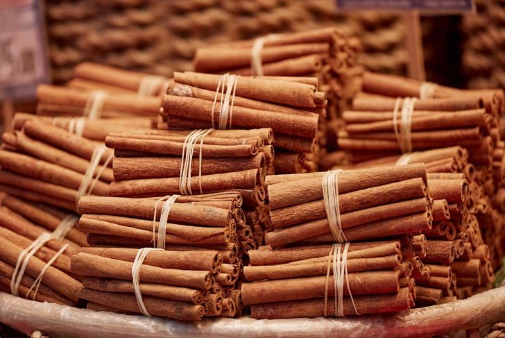 Linked beautiful dried cinnamon sticks many pieces